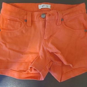 Hena, Size 5 shorts